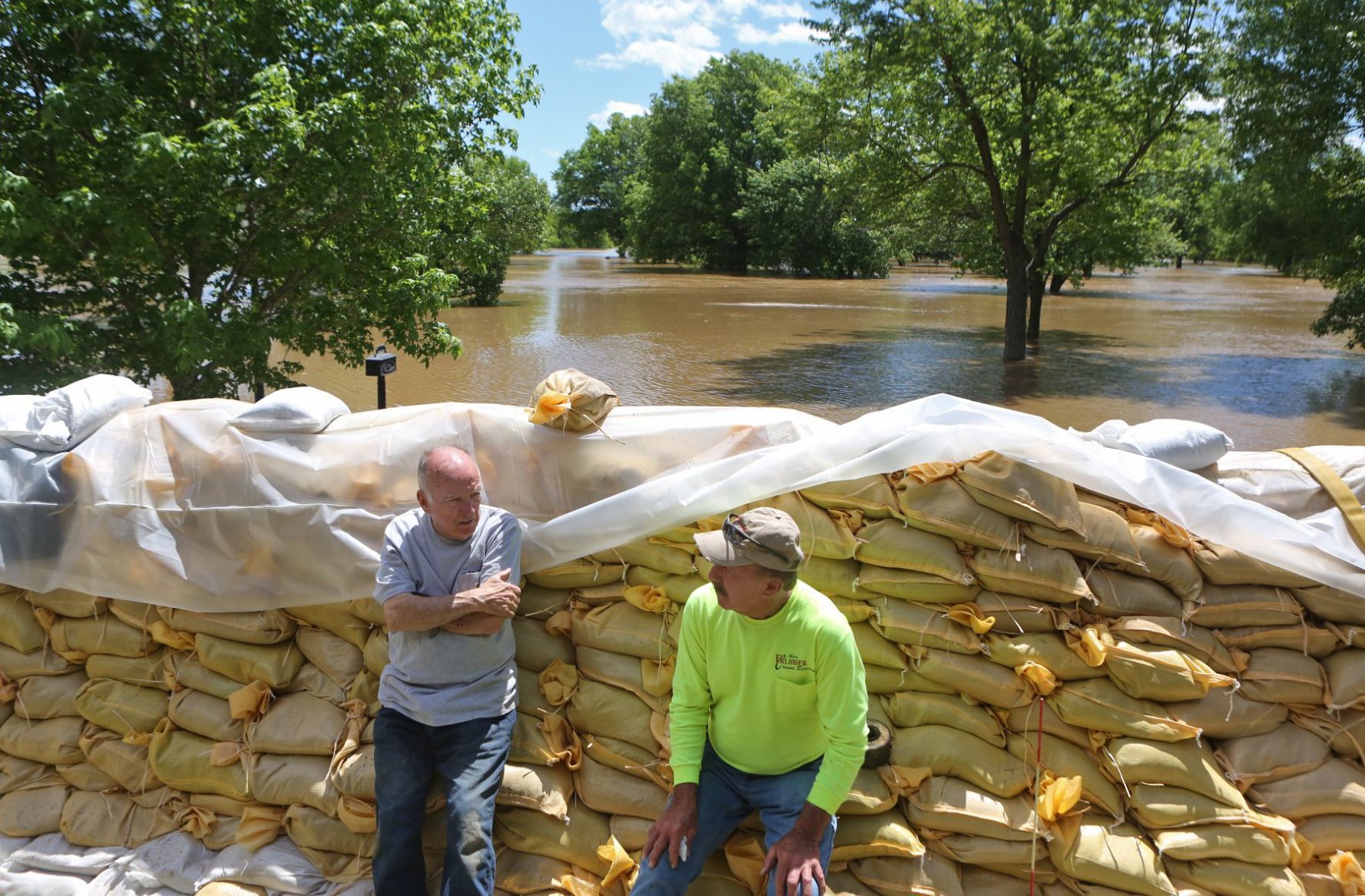 The rising Meramec causes many headaches in Fenton